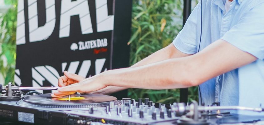 Ладно пиво + вегетаријански бургер + дј сет на Андреј Мицајков