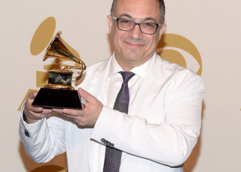 Ешли Кан – Музиката е интернационален јазик