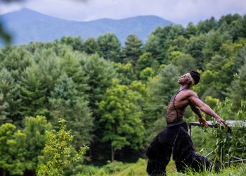 Волшебно музчко и визуелно патување низ Blackalachia