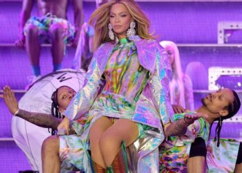 Некој многу упорен го снимил целиот концерт на Бијонсе во Лондон и…