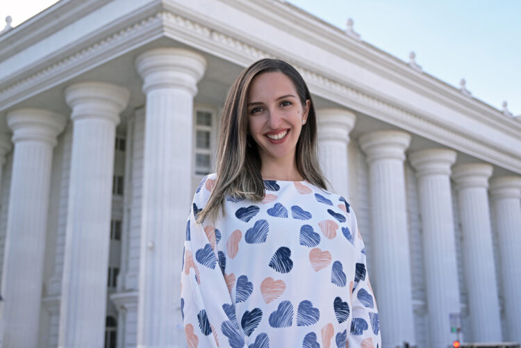 Данче Азманова Мирчевска: Преку глава ни е од монотони, неприменливи совети за мајчинството